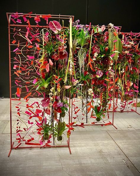 Gregor Lersch Floral Design, Gregor Lersch, Floral Art Arrangements, Floristry Design, Fence Art, Color Harmony, Flower Show, Plant Life, Bird Bath