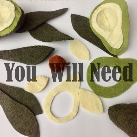 You asked for it you got it! A bunch of people asked for a felt avocado pattern so here it is. I love these squishy felt avocados and I am smitten by the removable pit. You may think I’m craz… Felt Avocado, Felt Toys Diy, Avocado Pattern, Felt Food Diy, Felt Food Patterns, Felt Glue, Felt Fruit, Baby Mobil, Felt Play Food