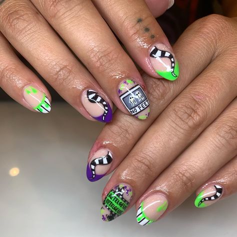 Beetle Juice 2 🤭 #nails #naildesigns #nailart #nailideas #handdrawn #nails2024 #trendy #nailtrends #trendynails #halloween #halloween2024 #halloweennailsdesign #ghostnails #fallnails #dipnails #coffinnails #beetlejuice #beetlejuicenails Beetle Juice Nails, Beetle Juice, Beetlejuice, Nail Trends, Trendy Nails, Coffin Nails, Juice, Nail Designs, How To Draw Hands