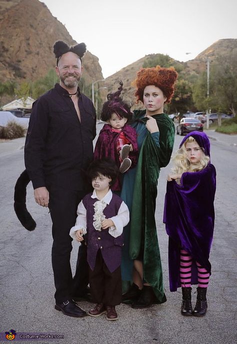 Hocus Pocus Couples Costume, Disney Witch Costumes, Hocus Pocus Family Halloween Costumes, Hocus Pocus Family Costume, Hocus Pocus Costume Diy, Work Costumes, Hocus Pocus Halloween Costumes, Disney Family Costumes, Hocus Pocus Halloween Decor