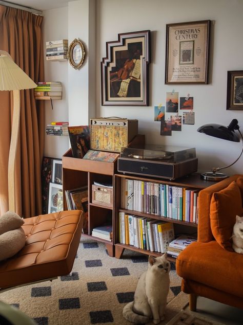 Record Nook Spaces, 70s Reading Nook, Colorful Reading Corner, Cozy Reading Corners Bedroom, Music Nook In Living Room, Vinyl Corner Living Room, Mcm Reading Nook, Cozy Mid Century Bedroom, Mid Century Reading Nook