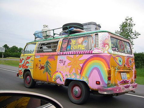 Combi Hippie, Van Decoration, Van Hippie, Mundo Hippie, Old Van, Kombi Motorhome, Hippie Car, Kombi Home, Hippie Bus