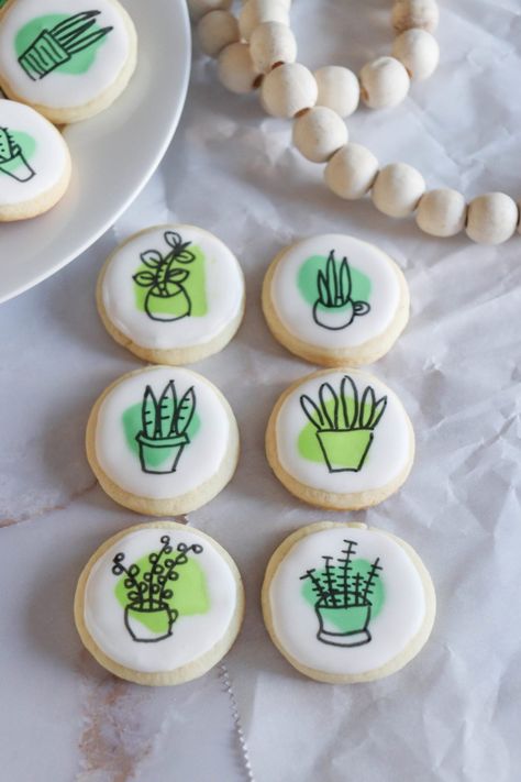 Plant Sugar Cookies, Easy Royal Icing Recipe, Flower Sugar Cookies, Free Printable Gifts, Spring Cookies, Free Printable Gift Tags, Sugar Cookie Designs, Cookie Time, Sugar Cookie Dough