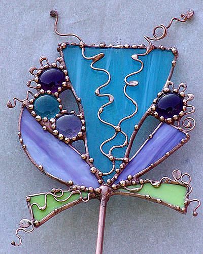 Alien Pods Decorative Soldering, Cold Art, Glass Art Projects, Stained Glass Jewelry, Stained Glass Ornaments, Soldering Jewelry, Stained Glass Flowers, Stained Glass Diy, Stained Glass Crafts