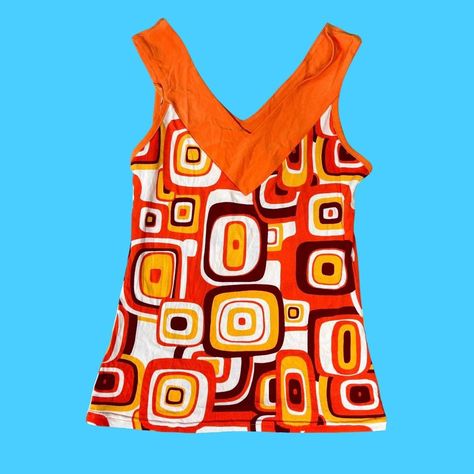 Y2K orange geometric retro vest top - Funky 60s 70s retro print top - Size Medium shown on size 12 - Orange/yellow/brown sunset colurs Funky Fashion Outfits, Orange And Blue Outfit, Funky Tops, Brown Sunset, Funky Shirt, Retro Vest, 70s Clothes, Funky Clothes, Things I Need To Buy