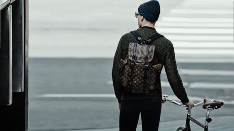 Louis Vuitton Backpack Collection For Men On The Move - Pursuitist Louis Vuitton Backpack Outfit, Mochila Louis Vuitton, Jean Backpack, Luxury Backpack, Backpack Outfit, Louis Vuitton Backpack, Backpack Style, Mens Fashion Rugged, Louis Vuitton Official