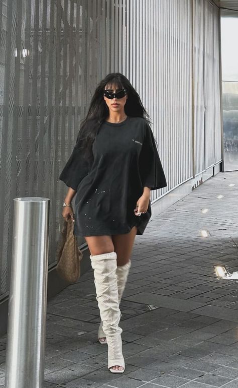 Oversized Tee And Knee High Boots, Oversized T Shirt Dress Outfit, Big Shirt Outfits, T Shirt Dress Outfit, Baggy Dress, Outfit Boots, Shirt Dress Outfit, Oversized T Shirt Dress, Oversized Shirt Dress