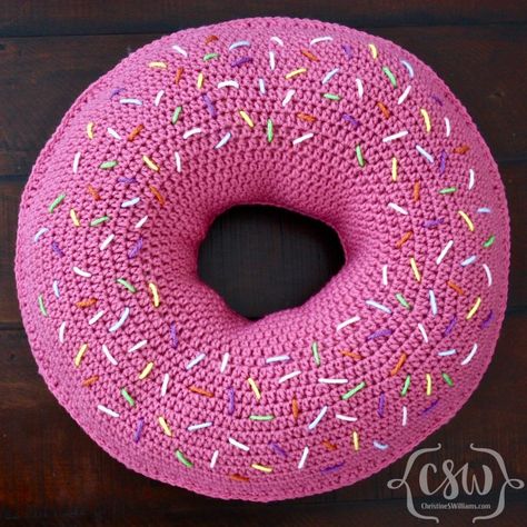 Donut Pillow - Colorful Christine Doughnut Pillow, Donut Pillow, Cushion Tutorial, Food Pillows, Pillow Crochet, Crochet Decor, Confection Au Crochet, Crochet Pillow Pattern, Crochet Pillows