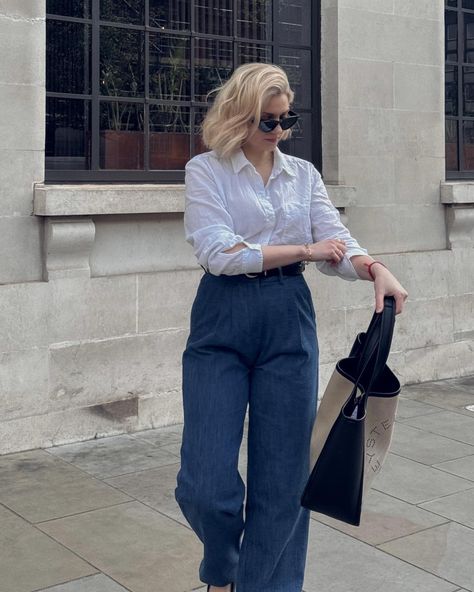 Simple and classic look for spring 🤍 #whiteshirt #shirtandjeans #widelegjeans #streetstyleoutfit #minimalstreetstyle #minimalistoutfit #whatveganswear #veganfashion #bloggerstyle #ootdinspo Minimal Street Style, Vegan Fashion, Street Style Outfit, Minimalist Outfit, Minimalist Style, Wide Leg Jeans, White Shirt, Minimalist Fashion, Classic Looks