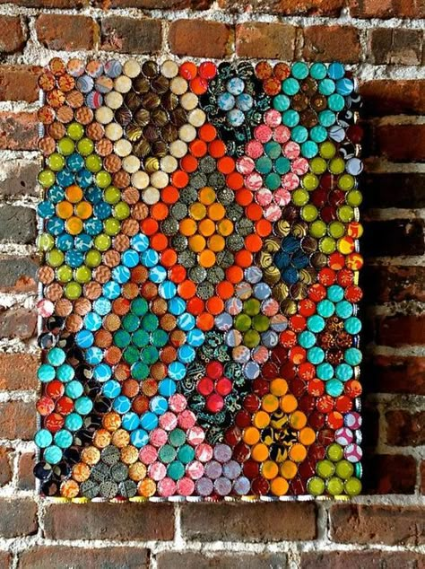 Geometric Bottle Cap Wall Art Plastic Bottle Cap Crafts, Bottle Cap Wall Art, Bottle Top Art, Reuse Bottles, Diy Bottle Cap Crafts, Bottle Cap Ideas, Bottle Top Crafts, Bottle Cap Projects, Cap Craft