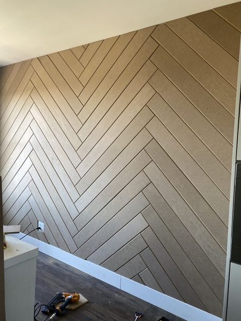 Herringbone Accent Wall - DIY - Home With Krissy Vinyl Wall Design Ideas, Shiplap Diagonal Wall, Easy Wood Wall Diy, Chevron Panel Wall, Black Shiplap Wall Office, Herribone Accent Wall, Inexpensive Tv Wall Ideas, Heiring Bone Accent Wall, Accent Walls Hallway