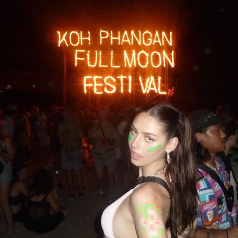 Full Moon Party Aesthetic, Full Moon Party Outfit, Full Moon Party Ideas, Full Moon Outfit, Thailand Instagram Pictures, Thailand Full Moon Party, Vietnam Party, Thailand Pics, Full Moon Party Thailand