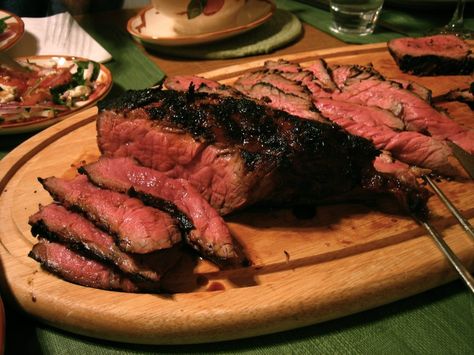 Did you know venison loin cooks best sous vide? No? Well click here to see why and grab our recipe! London Broil Oven, London Broil Marinade, Steak Marinades, Grilled London Broil, Cooking London Broil, London Broil Recipes, Beef Flank Steak, Steak Dishes, London Broil