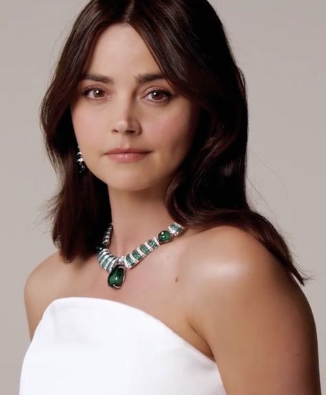 Jenna Coleman Style, Gal Gabot, Laura James, Clara Oswald, Jenna Louise Coleman, Doctor Who Art, British Women, Jenna Coleman, Simple Beauty