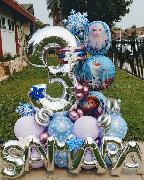 Frozen Balloon Bouquet, Frozen Balloons, Disney Frozen Birthday Party, Disney Frozen Birthday, Build A Snowman, Frozen Birthday Party, Frozen Birthday, Balloon Bouquet, Birthday Balloons