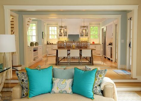 House of Turquoise Beach Style Living Room, Sunken Living Room, House Of Turquoise, Accent Walls In Living Room, Casas Coloniales, Coastal Living Rooms, Kitchen And Dining Room, Room Remodeling, Open Floor