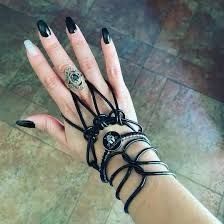 Emo Culture, Chicano Love, Chola Style, Chicana Style, Rubber Bracelets, 40th Birthday Parties, Black Bracelets, I Love Jewelry, Lace Up Flat