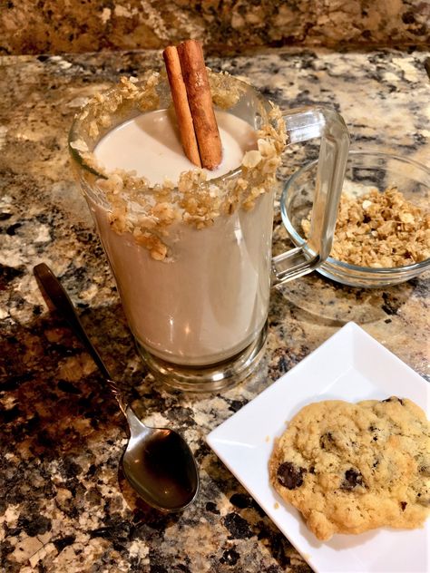 Oatmeal Cookie Latte #FestiveFoodies #WarmUpDrinks series Jan 4th -Feb 8th! Oatmeal Cookie Coffee, Oatmeal Cookie Latte, Hot Coffee Drinks, Oatmeal Toppings, Iced Oatmeal Cookies, Friends Recipes, Homemade Soda, Cinnamon Oatmeal, Soda Recipe