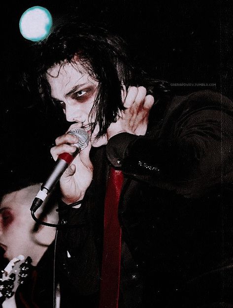 Gerard way vampire Emo Stuff, I Love Mcr, Sweet Revenge, Evanescence, Frank Iero, Gerard Way, Emo Bands, My Chemical, Emo Boys