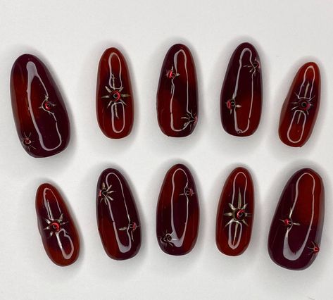 Celestial sunset press on nails with a red aura. A stunning nail art design perfect for any Autumn Burgundy Nails, Dark Red Aura Nails, Funky Red Nails, Red And Brown Nails, Red And Orange Nails, Red Aura Nails, Art Deco Nail Art, Red Nails Ideas, Fall Press On Nails