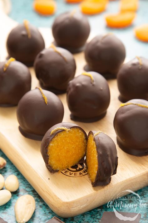 Dried Apricot Recipes, Apricot Balls, Apricot Delight, Macadamia Nut Pancakes, Chocolate Apricot, Apricot Recipes, Dried Apricots, Decadent Chocolate, Homemade Chocolate