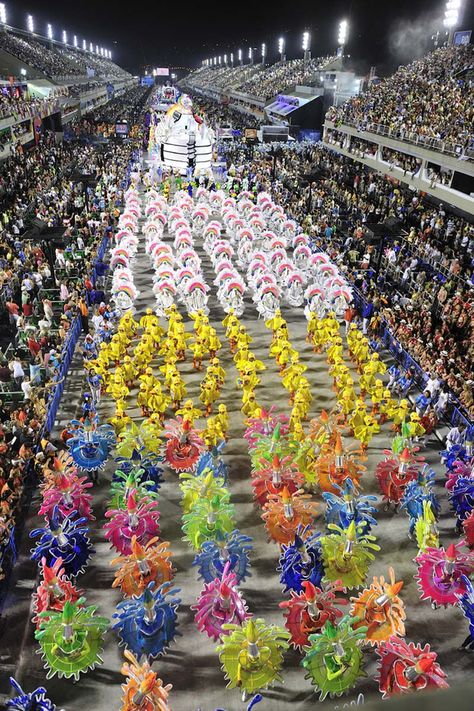 Planning to visit the Rio de Janeiro Carnival? Here’s everything you need to know - tickets, sambadrome, blocos and more. Rio Carnival Aesthetic, Carnival Rio, Carnival Brazil, Samba Music, South America Travel Destinations, Rio Carnival, Carnival Festival, Floor Wallpaper, Local Bands