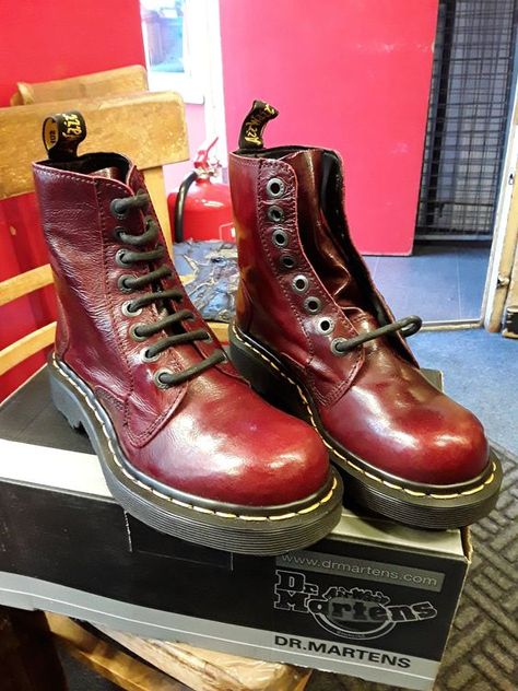 Very beautiful! Exactly as in the photos and good material. I'm well satisfied! I will use a lot! No defects. Dr Martens Vintage, Yellow Stitch, Digital Wardrobe, Red Leather Boots, Doc Martens Boots, Black Nike Shoes, Hiking Fashion, Crochet Inspo, Soft Red