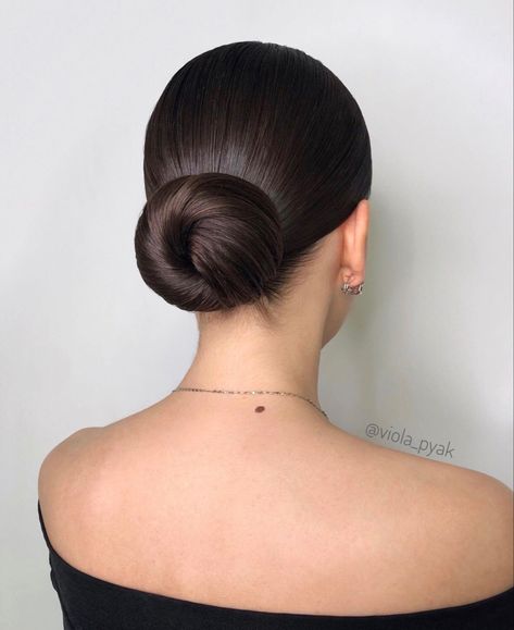 Hair In A Bun, Wedding Hair Up, Ponytail Hairstyles Easy, Braided Bun Hairstyles, Trendy Hairstyle, Greasy Hair Hairstyles, Wedding Hair Inspiration, Haircut Hairstyle, Wedding Hair And Makeup