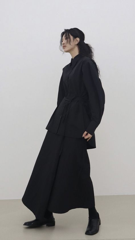 Formal Goth Outfits, Long Outfit, 일본 패션, Modest Fashion Outfits, Formal Style, 가을 패션, Looks Style, Black Outfit, Look Cool