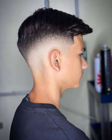 Best Razor Fade Hairstyles for Men in 2021 High Top Haircut, Hair Clipper Sizes, Top Fade Haircut, Fade Haircut Designs, Razor Cut Hair, Low Taper Fade Haircut, Razor Fade, Best Fade Haircuts, Razored Haircuts