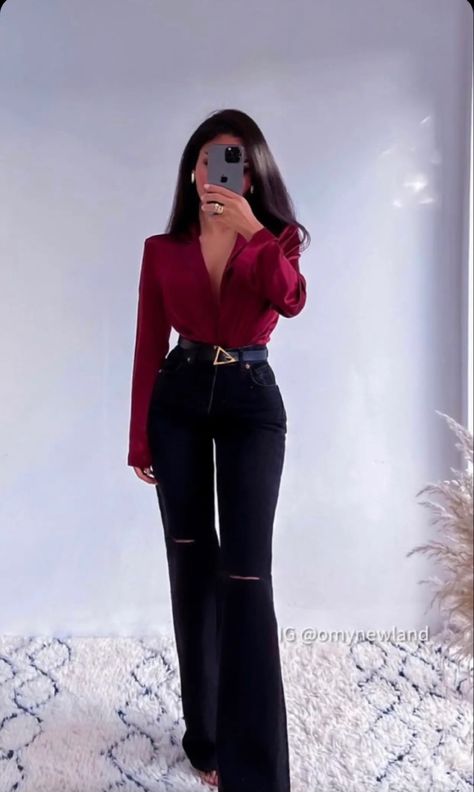 Red Satin Shirt Outfit Classy, Red And Black Outfits For Women Classy Business Casual, Red Dress Shirt Outfit, Red Silk Shirt Outfit, Red Satin Blouse Outfit, Satin Shirt Outfits, Red Satin Top Outfit, Red Satin Shirt Outfit, Red Satin Shirt