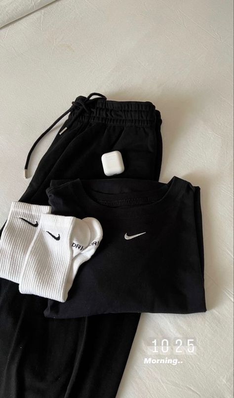 Sport Aesthetic Outfit, Gymwear Outfits, Fitness Wear Outfits, Foto Baby, Looks Street Style, Workout Aesthetic, Looks Chic, Sporty Outfits, Casual Style Outfits