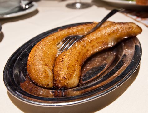 Fogo de Chao - Caramelized Bananas These are heaven! Caramelized Bananas, Brazilian Food, Latin Food, Desert Recipes, Sweets Recipes, Restaurant Recipes, How Sweet Eats, Easy Cooking, Diy Food