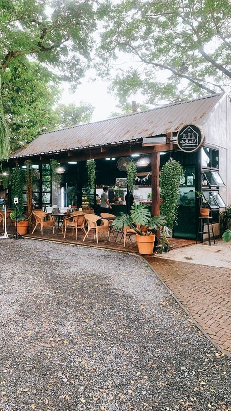 Open Air Coffee Shop, Cafe Designs Exterior, Rustic Restaurant Exterior, Rustic Cafe Exterior, Outdoor Coffee Shop Seating, Cafe Patio Ideas, Thailand Cafe Design, Farmhouse Restaurant Exterior, Farm Cafe Design Coffee Shop