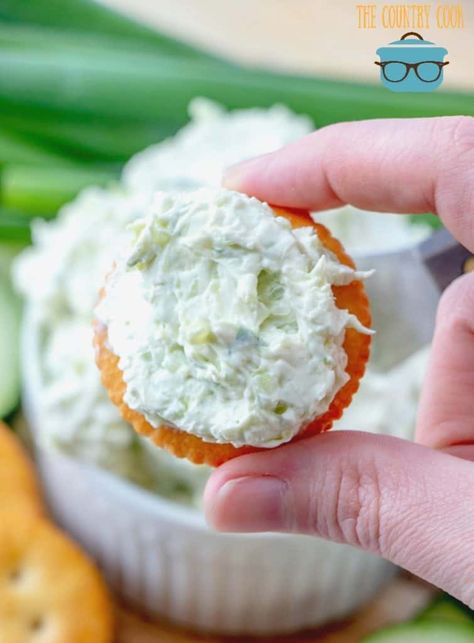 Cream Cheese And Cucumber, Cucumber Cream Cheese, Cream Cheese Spread Recipes, Appetizers Cheese, Cheese Spread Recipes, Summer Appetizers Easy, Parties Food, Cream Cheese Spread, Creamy Cucumbers