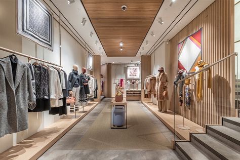 Loro Piana | Official Online Store | Clothing, Bags & Shoes Mayfair London, Curved Lines, Flagship Store, Loro Piana, Italian Luxury, Luxury Goods, Retail Design, Online Clothing Stores, Store Design