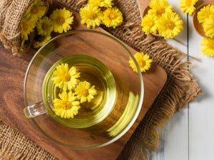 Herbs for Immune System: 4 Herbs for Boosting Your Immunity Dandelion Benefits, Garlic Supplements, Chrysanthemum Tea, Dandelion Tea, Fiber Diet, High Fiber Diet, Healthy Bacteria, Liver Health, Natural Health Remedies