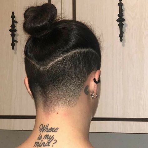 Manbun Undercut Fade, Men’s Undercut Haircut, Mens Long Hair Undercut, Undercut Hairstyles For Men, Long Curly Hair Men, Man Bun Hairstyles, Undercut Long Hair, Viking Hair, Men Hair Color