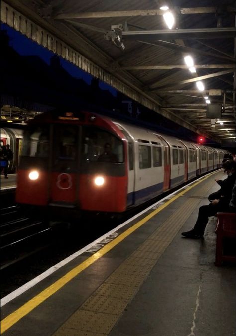 Train At Night Aesthetic, Liminal Train Station, Night Aesthetic Train, Train Station At Night, Train Night Aesthetic, Train Station Wallpaper, Vr Aesthetic, Night Train Aesthetic, Empty Train Station