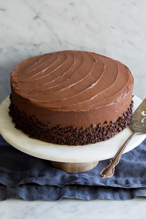 The Ultimate Chocolate Cake - incredibly soft and moist and brimming with rich chocolate flavor. Easy to make and sure to impress! #chocolate #cake #dessert #frosting Chocolate Cake Sour Cream, Milk Chocolate Cake, Best Chocolate Cake Recipe, Banana Bundt Cake, Amazing Chocolate Cake, Flourless Chocolate Cake Recipe, Nice Cakes, Ultimate Chocolate Cake, Bourbon Caramels