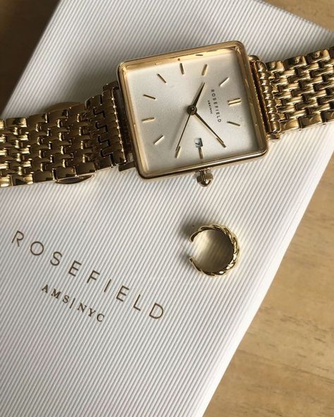 Albanian Language, Rosefield Watch, Woman's Watch, Watches Women Simple, Women's Watch Bands, Golden Watch, Accessorize Jewellery, Fancy Watches, Pretty Jewelry Necklaces