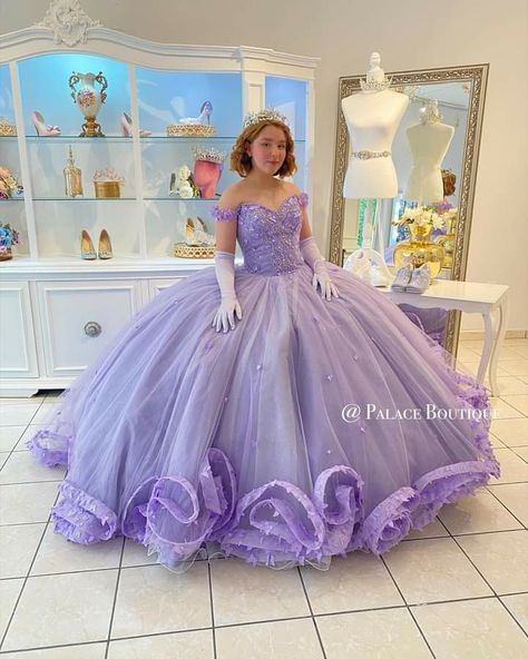 Lilac Dama Dresses, Poofy Wedding Dress, Purple Quinceanera, Purple Ball Gown, Jeweled Wedding Dress, Quinceanera Themes Dresses, Poofy Dress, Quinceñera Dresses, Violet Pastel