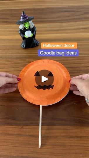 906 reactions · 169 shares | Halloween goodie bag ideas 🎃👻

Halloween goodie bags made easy! Perfect for school or parties and super fun to make with kids! 🕸️🕷️ Get creative with spooky treats and cute crafts that will make this Halloween extra special! 🍬✨
.
.
.
.
.
#halloween #halloweendecor #halloweenfun #kidshalloween #kidscrafts #spookyseason #spooky #halloweencrafts #diy #halloweendiy #kidsdiyideas #kidsdiy #momcrafts #momlife #atividadesparacrianças #kidsactivities #momtips #momhack #dicasdemae #atividadeseducativas #crianças | Fatima Paiva | m.jaysalon · Original audio Halloween Candy Bag Ideas For School, Halloween Bags For Kids School, Halloween Candy Bags Diy, Halloween Goodie Bags For Kids School, Halloween Treat Bags For School, Halloween Candy Bag Diy, Halloween Goodie Bag Ideas, Diy Halloween Goodie Bags, Kid Halloween Treat Bags