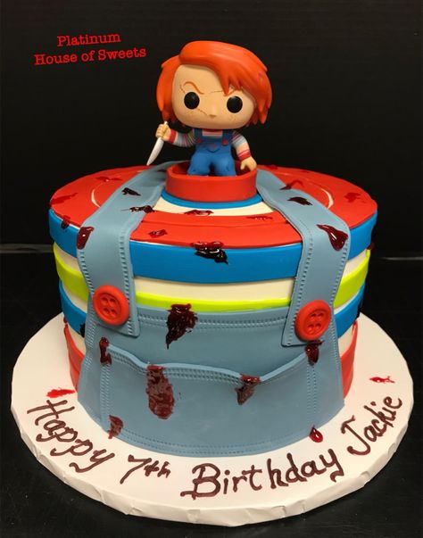 Chucky Birthday Cake, Chucky Cake, Birthday Cake Halloween, Crazy Birthday Cakes, Adult Halloween Party Decorations, Horror Cake, Horror Themed Party, Scary Cakes, Tiffany Birthday