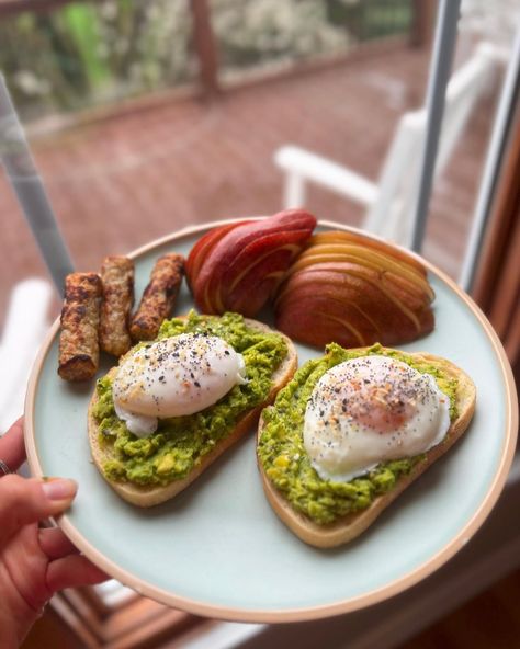 Breakfast of champions 💪 @culinary_canvas121 used our San Francisco Style Sourdough as the base for mashed avocado and the most perfectly poached eggs we’ve ever seen! 🤩 Thank you, Sterling! #sourdough #sourdoughbread #breakfast #healthybreakfast #breakfastideas #breakfastfood #brunch #eggs Eggs And Sourdough Bread, Sourdough Bread Breakfast Ideas, Sourdough Bread Breakfast, Bread Breakfast Ideas, Brunch Eggs, Bread Breakfast, San Francisco Style, Mashed Avocado, Breakfast Of Champions