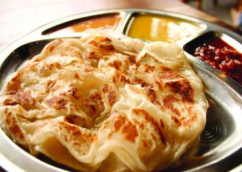 Roti Canai, Pembuat Roti, Asian Cake, Eating Bananas, Nasi Lemak, Singapore Food, Malaysian Food, Chapati, Food Blogs