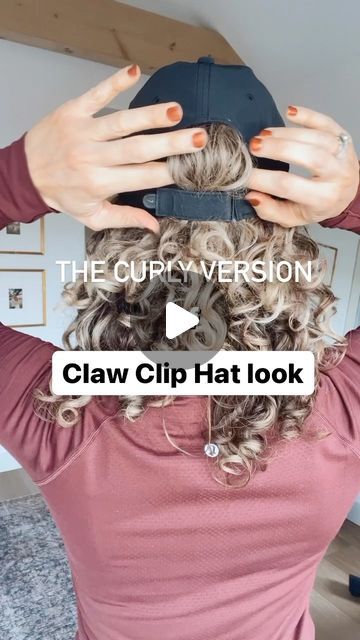 Claw Clip For Short Curly Hair, Curly Hair In Claw Clip, Claw Clip With Hat, Hats With Curly Hair, Claw Clips Curly Hair, Curly Hair Hat Hairstyles, Curly Hair With Hat, Claw Clip Curly Hair, Claw Clip Hairstyles Curly Hair