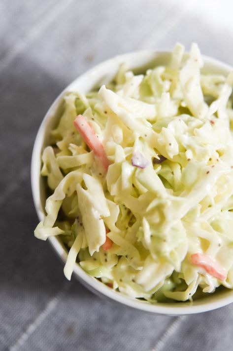 Red Lobster Coleslaw Recipe, Pineapple Coleslaw, Healthy Coleslaw, Easy Coleslaw, Coleslaw Recipe Easy, Slaw Dressing, Recipes Salads, Coleslaw Dressing, Homemade Coleslaw