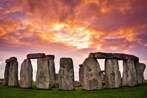 Stonehenge, England Amesbury England, Stonehenge England, Best Hd Background, Stone Age Art, Ancient Ireland, History Painting, Architectural Sketch, Art Sites, Stone Age