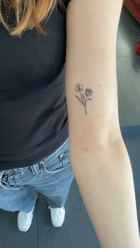 Tattoo To Represent Grandparents, Grandma Flower Tattoo, Orchid Rose Tattoo, 4 Grandparents Tattoo, Small Tattoos Grandparents, Grandparents Flower Tattoo, Grandparent Flower Tattoo, Rose And Orchid Tattoo, Orchid Tattoo Minimalist